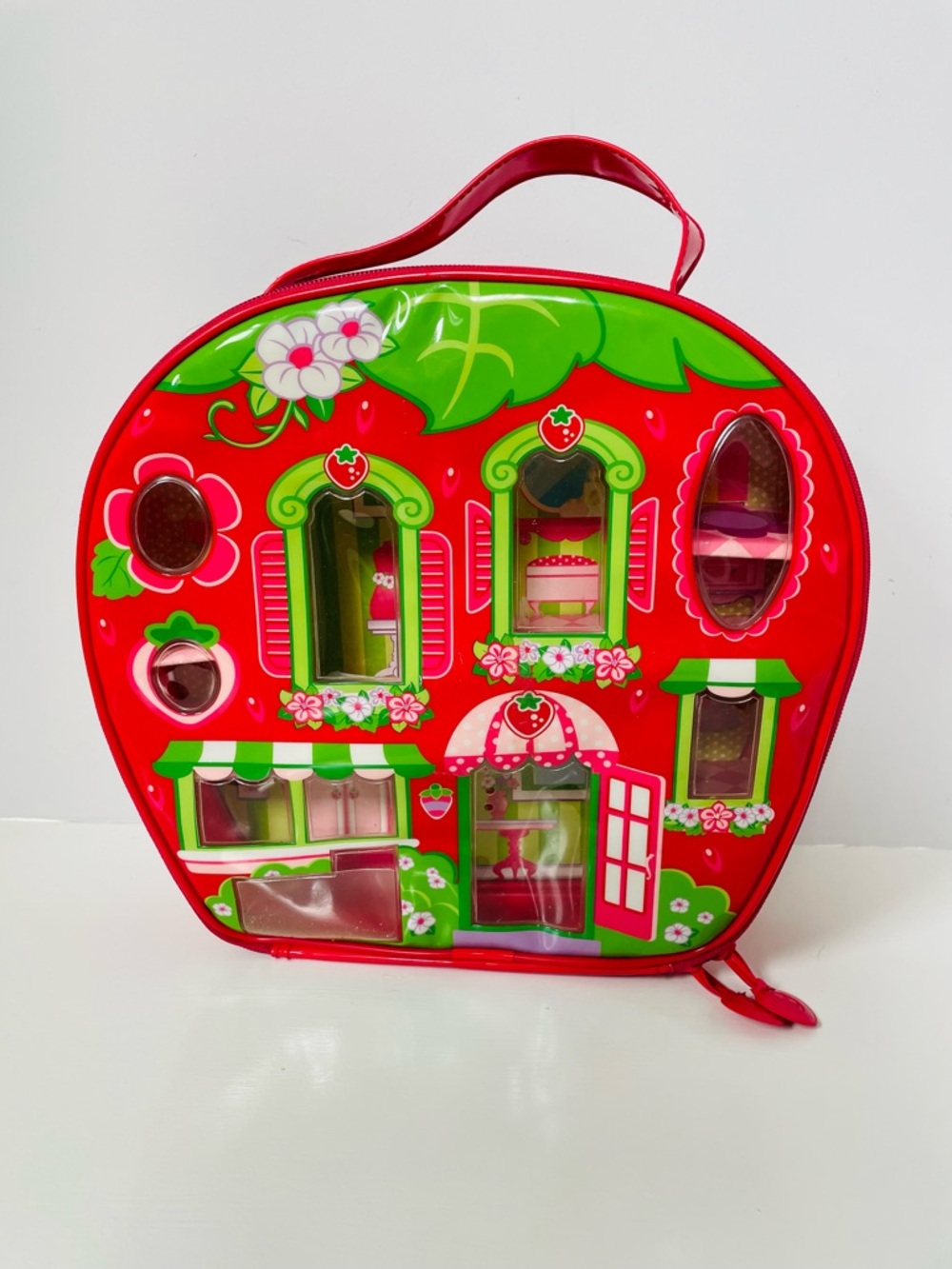 2009 Strawberry Shortcake Carrying Storage Doll Case Toys R Us Exclusive Hasbro